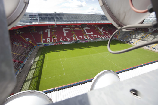 © view - die agentur Blick vom Dach des Fritz-Walter-Stadions auf den Rasen © view - die agentur